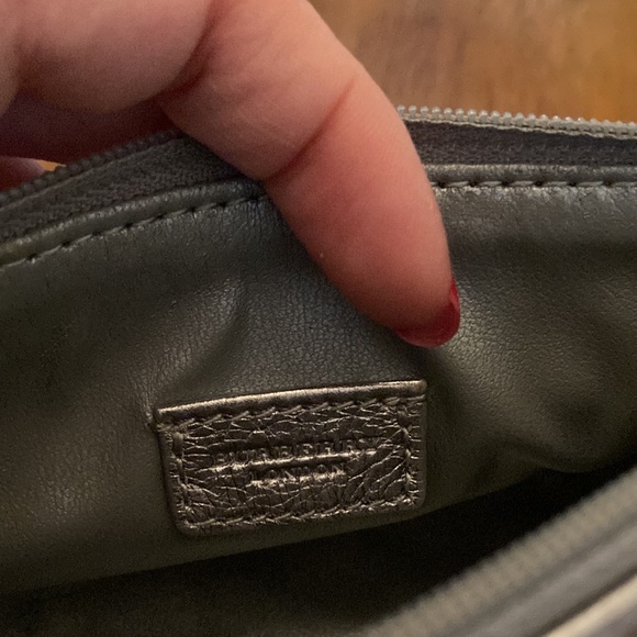 Burberry silver leather pouch - Picture 6 of 7